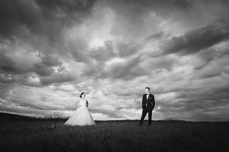 zdjecia slubne zywiec, romantyczny plener slubny, plener slubny beskidy, zdjecia slubne w gorach, plener slubny w gorach, sesja slubna w gorach, sesja slubna w beskidach, plener slubny beskidy, sesja slubna beskidy, fotograf slubny slask, fotografia slubna zywiec, fotograf slubny bielsko, sesja slubna nad jeziorem slask, fotografia slubna slask, zdjecia slubne slask, fotografia slubna katowice, zdjecia slubne katowice, romantyczna sesja slubna slask, zdjecia slubne bielsko, fotografia slubna bielsko, oryginalny plener slubny, oryginalna sesja slubna, www.magiaobrazu.com, Anna i Jacek Bieniek,