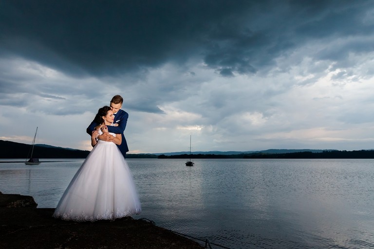 zdjecia slubne zywiec, romantyczny plener slubny, plener slubny beskidy, zdjecia slubne w gorach, plener slubny w gorach, sesja slubna w gorach, sesja slubna w beskidach, plener slubny beskidy, sesja slubna beskidy, fotograf slubny slask, fotografia slubna zywiec, fotograf slubny bielsko, sesja slubna nad jeziorem slask, fotografia slubna slask, zdjecia slubne slask, fotografia slubna katowice, zdjecia slubne katowice, romantyczna sesja slubna slask, zdjecia slubne bielsko, fotografia slubna bielsko, oryginalny plener slubny, oryginalna sesja slubna, www.magiaobrazu.com, Anna i Jacek Bieniek,