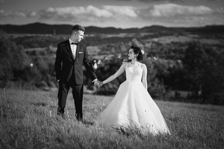 zdjecia slubne zywiec, romantyczny plener slubny, plener slubny beskidy, zdjecia slubne w gorach, plener slubny w gorach, sesja slubna w gorach, sesja slubna w beskidach, plener slubny beskidy, sesja slubna beskidy, fotograf slubny slask, fotografia slubna zywiec, fotograf slubny bielsko, sesja slubna nad jeziorem slask, fotografia slubna slask, zdjecia slubne slask, fotografia slubna katowice, zdjecia slubne katowice, romantyczna sesja slubna slask, zdjecia slubne bielsko, fotografia slubna bielsko, oryginalny plener slubny, oryginalna sesja slubna, www.magiaobrazu.com, Anna i Jacek Bieniek,