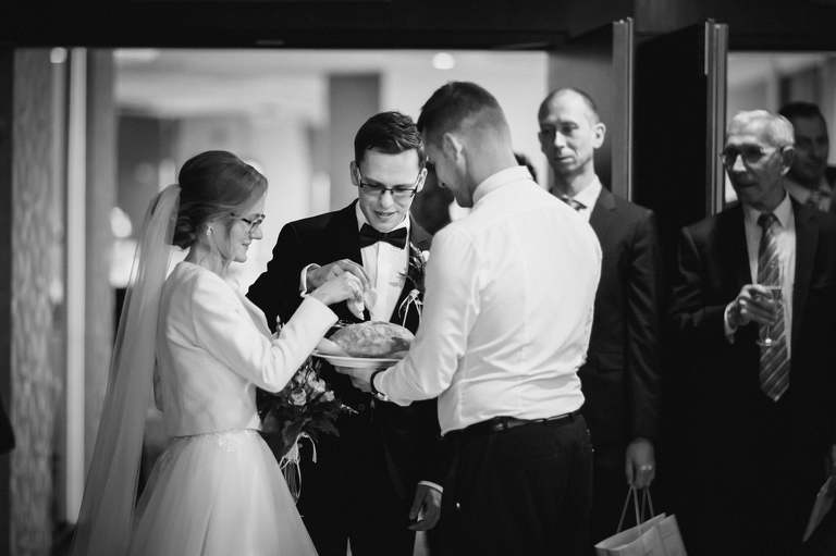 fotografia slubna katowice, zdjecia slubne katowice, fotograf slubny katowice, fotograf slubny slask, wesele hotel arena tychy, wesele w hotelu arena w tychach, zdjecia slubne zywiec, fotografia slubna, zdjecia slubne bielsko, fotograf slubny bielsko, fotograf slubny cieszyn, fotograf na wesele bielsko, fotograf na wesele katowice, fotograf weselny bielsko, fotografia slubna cieszyn, www.magiaobrazu.com, zdjecia slubne bielsko, fotografia slubna slask, zdjecia slubne zywiec, zdjecia slubne cieszyn, dwoch fotografow na slub, zdjecia slubne slask,