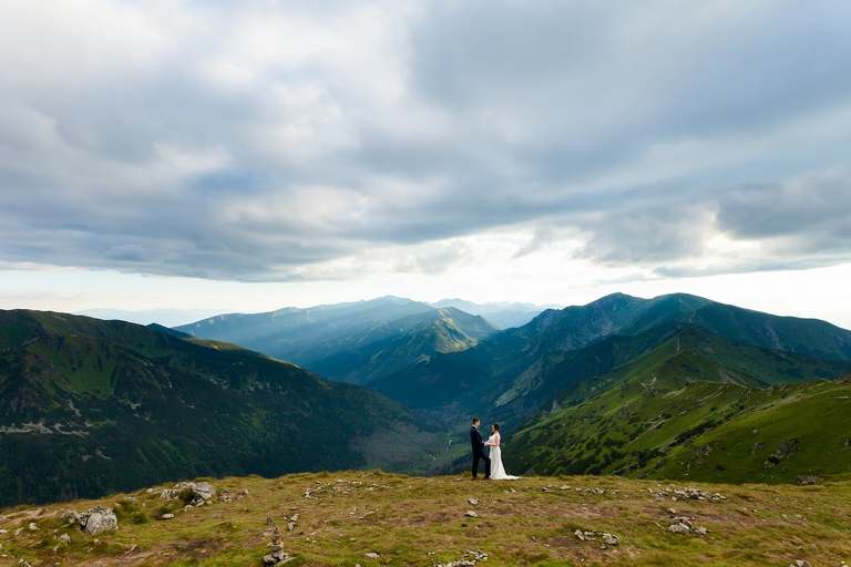 plener slubny w Tatrach, sesja slubna Tatry, fotografia slubna Tatry, tatrzanski plener slubny, sesja slubna tatry, plener slubny tatry, fotografia slubna slask, zdjecia slubne krakow, fotograf na slub zakopane, zdjecia slubne zakopane, sesja slubna na kasprowym, plener slubny na kasprowym, zachod slonca na kasprowym, fotografia slubna krakow, zdjecia slubne slask, fotografia slubna bielsko, zdjecia slubne bielsko, fotografia slubna zywiec, zdjecia slubne zywiec, piekna sesja slubna, najladniejsze sesje slubne, fotograf slubny Krakow, fotografowie slubni, dwoch fotografow na slub, Anna i Jacek Bieniek; zdjecia slubne slask, www.magiaobrazu.com,