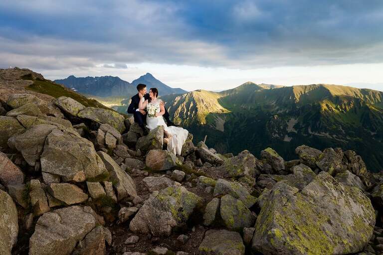 plener slubny w Tatrach, sesja slubna Tatry, fotografia slubna Tatry, tatrzanski plener slubny, sesja slubna tatry, plener slubny tatry, fotografia slubna slask, zdjecia slubne krakow, fotograf na slub zakopane, zdjecia slubne zakopane, sesja slubna na kasprowym, plener slubny na kasprowym, zachod slonca na kasprowym, fotografia slubna krakow, zdjecia slubne slask, fotografia slubna bielsko, zdjecia slubne bielsko, fotografia slubna zywiec, zdjecia slubne zywiec, piekna sesja slubna, najladniejsze sesje slubne, fotograf slubny Krakow, fotografowie slubni, dwoch fotografow na slub, Anna i Jacek Bieniek; zdjecia slubne slask, www.magiaobrazu.com,