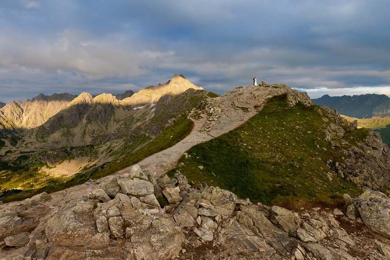plener slubny w Tatrach, sesja slubna Tatry, fotografia slubna Tatry, tatrzanski plener slubny, sesja slubna tatry, plener slubny tatry, fotografia slubna slask, zdjecia slubne krakow, fotograf na slub zakopane, zdjecia slubne zakopane, sesja slubna na kasprowym, plener slubny na kasprowym, zachod slonca na kasprowym, fotografia slubna krakow, zdjecia slubne slask, fotografia slubna bielsko, zdjecia slubne bielsko, fotografia slubna zywiec, zdjecia slubne zywiec, piekna sesja slubna, najladniejsze sesje slubne, fotograf slubny Krakow, fotografowie slubni, dwoch fotografow na slub, Anna i Jacek Bieniek; zdjecia slubne slask, www.magiaobrazu.com,