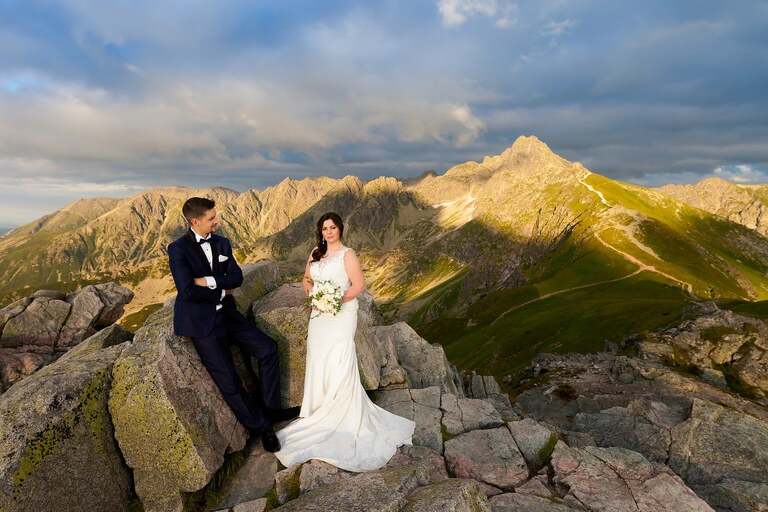 plener slubny w Tatrach, sesja slubna Tatry, fotografia slubna Tatry, tatrzanski plener slubny, sesja slubna tatry, plener slubny tatry, fotografia slubna slask, zdjecia slubne krakow, fotograf na slub zakopane, zdjecia slubne zakopane, sesja slubna na kasprowym, plener slubny na kasprowym, zachod slonca na kasprowym, fotografia slubna krakow, zdjecia slubne slask, fotografia slubna bielsko, zdjecia slubne bielsko, fotografia slubna zywiec, zdjecia slubne zywiec, piekna sesja slubna, najladniejsze sesje slubne, fotograf slubny Krakow, fotografowie slubni, dwoch fotografow na slub, Anna i Jacek Bieniek; zdjecia slubne slask, www.magiaobrazu.com,