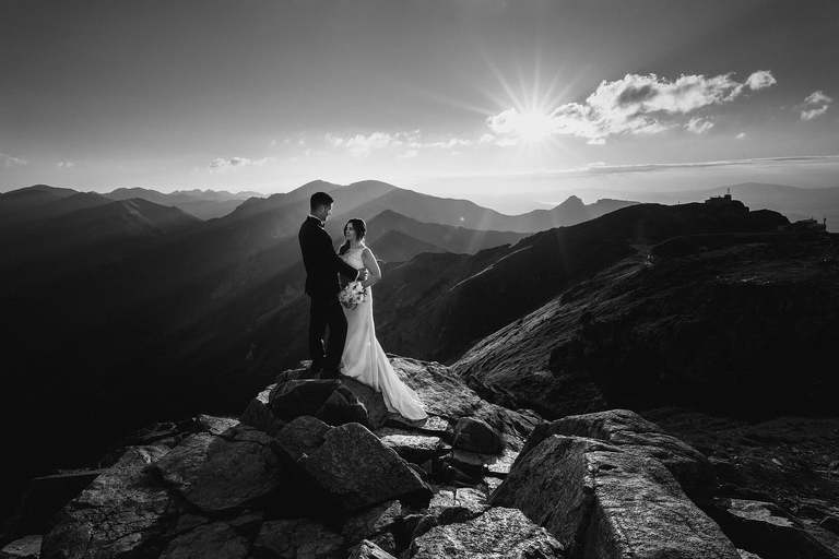 plener slubny w Tatrach, sesja slubna Tatry, fotografia slubna Tatry, tatrzanski plener slubny, sesja slubna tatry, plener slubny tatry, fotografia slubna slask, zdjecia slubne krakow, fotograf na slub zakopane, zdjecia slubne zakopane, sesja slubna na kasprowym, plener slubny na kasprowym, zachod slonca na kasprowym, fotografia slubna krakow, zdjecia slubne slask, fotografia slubna bielsko, zdjecia slubne bielsko, fotografia slubna zywiec, zdjecia slubne zywiec, piekna sesja slubna, najladniejsze sesje slubne, fotograf slubny Krakow, fotografowie slubni, dwoch fotografow na slub, Anna i Jacek Bieniek; zdjecia slubne slask, www.magiaobrazu.com,