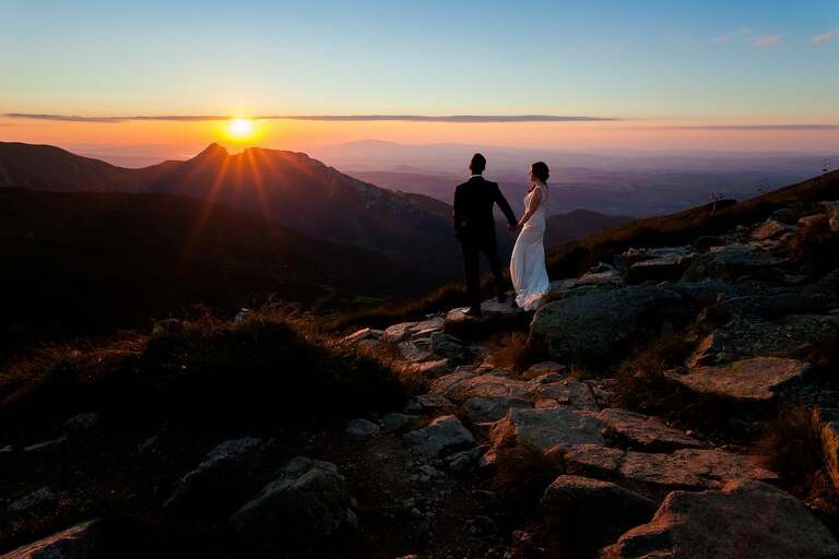 plener slubny w Tatrach, sesja slubna Tatry, fotografia slubna Tatry, tatrzanski plener slubny, sesja slubna tatry, plener slubny tatry, fotografia slubna slask, zdjecia slubne krakow, fotograf na slub zakopane, zdjecia slubne zakopane, sesja slubna na kasprowym, plener slubny na kasprowym, zachod slonca na kasprowym, fotografia slubna krakow, zdjecia slubne slask, fotografia slubna bielsko, zdjecia slubne bielsko, fotografia slubna zywiec, zdjecia slubne zywiec, piekna sesja slubna, najladniejsze sesje slubne, fotograf slubny Krakow, fotografowie slubni, dwoch fotografow na slub, Anna i Jacek Bieniek; zdjecia slubne slask, www.magiaobrazu.com,