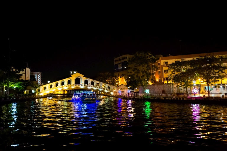 co zobaczyc w malezji, najlepsze miejsca w malezji, co odwiedzic w malezji, wakacje w malezji, malezja najlepsze miejsca, fotografie z podrozy, zdjecia z podrozy, zdjecia z malezjii, Melaka, Melacca, Cameron Highlands, Tanah Rata, Kuala Lumpur, Kuala Kangsar, fotografie z malezji, fotografia podroznicza, travel photography, travel photos, asia photos, malaysia, malaysiani photos, malaysia photography, malaysia travel, best places in malaysia, www.magiaobrazu.com, malezja, pinang, zdjecia z wakacji, zdjecia z azji, fotografie z azji, podroz po azji