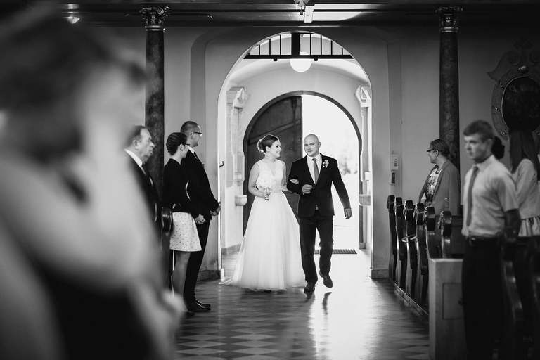 fotografia slubna slask, slub w kościele Wszystkich Świętych w Pszczynie, wesele w zlotej podkowie, restauracja Złota Podkowa w Goczałkowicach, sesja slubna w lesie, plener slubny w lesie, fotografia slubna katowice, zdjecia slubne katowice, fotograf slubny katowice, zdjecia slubne bielsko, fotograf slubny bielsko, zdjecia slubne slask, dwoch fotografow na slub, fotografia slubna krakow,