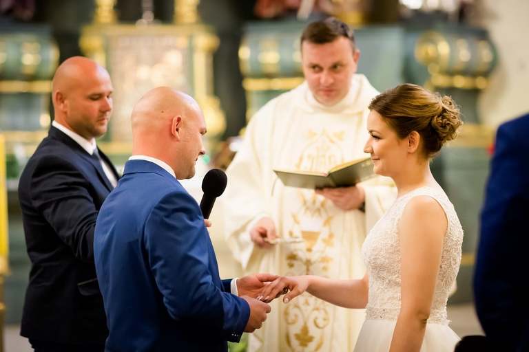 fotografia slubna slask, slub w kościele Wszystkich Świętych w Pszczynie, wesele w zlotej podkowie, restauracja Złota Podkowa w Goczałkowicach, sesja slubna w lesie, plener slubny w lesie, fotografia slubna katowice, zdjecia slubne katowice, fotograf slubny katowice, zdjecia slubne bielsko, fotograf slubny bielsko, zdjecia slubne slask, dwoch fotografow na slub, fotografia slubna krakow,