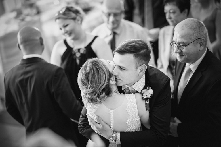 fotografia slubna slask, slub w kościele Wszystkich Świętych w Pszczynie, wesele w zlotej podkowie, restauracja Złota Podkowa w Goczałkowicach, sesja slubna w lesie, plener slubny w lesie, fotografia slubna katowice, zdjecia slubne katowice, fotograf slubny katowice, zdjecia slubne bielsko, fotograf slubny bielsko, zdjecia slubne slask, dwoch fotografow na slub, fotografia slubna krakow,