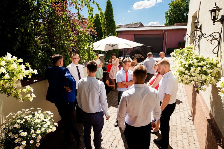 fotografia slubna slask, slub w kościele Wszystkich Świętych w Pszczynie, wesele w zlotej podkowie, restauracja Złota Podkowa w Goczałkowicach, sesja slubna w lesie, plener slubny w lesie, fotografia slubna katowice, zdjecia slubne katowice, fotograf slubny katowice, zdjecia slubne bielsko, fotograf slubny bielsko, zdjecia slubne slask, dwoch fotografow na slub, fotografia slubna krakow,