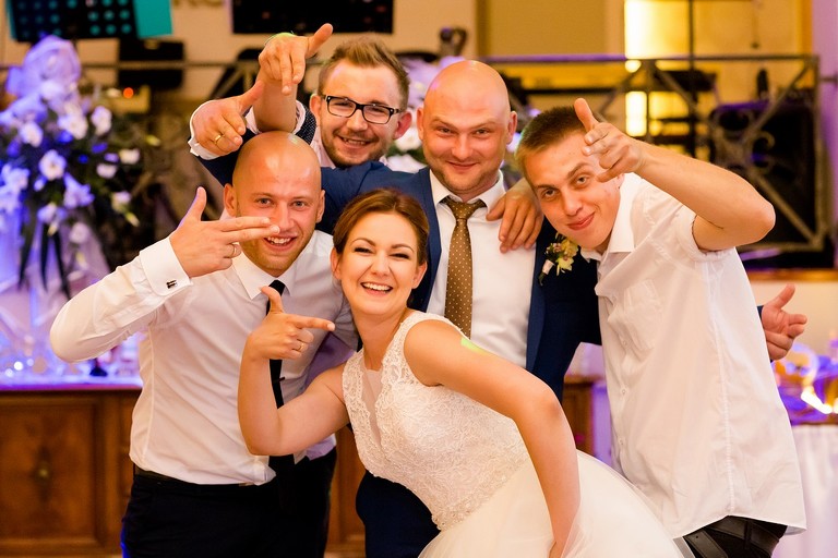 fotografia slubna slask, slub w kościele Wszystkich Świętych w Pszczynie, wesele w zlotej podkowie, restauracja Złota Podkowa w Goczałkowicach, sesja slubna w lesie, plener slubny w lesie, fotografia slubna katowice, zdjecia slubne katowice, fotograf slubny katowice, zdjecia slubne bielsko, fotograf slubny bielsko, zdjecia slubne slask, dwoch fotografow na slub, fotografia slubna krakow,