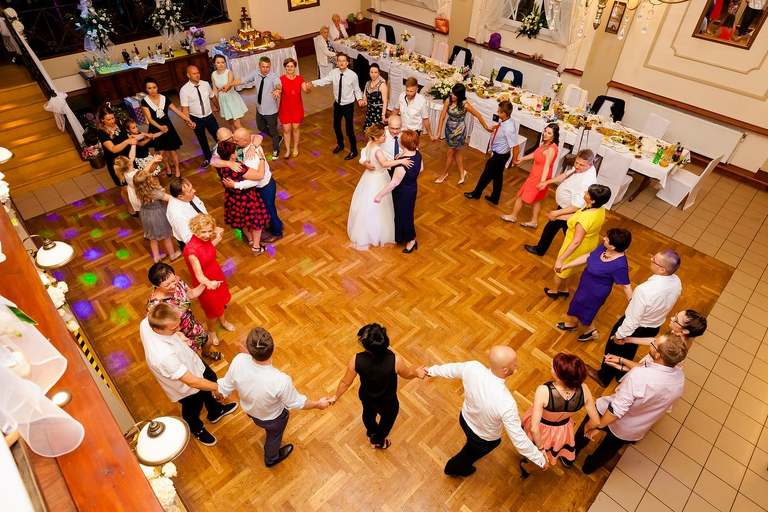 fotografia slubna slask, slub w kościele Wszystkich Świętych w Pszczynie, wesele w zlotej podkowie, restauracja Złota Podkowa w Goczałkowicach, sesja slubna w lesie, plener slubny w lesie, fotografia slubna katowice, zdjecia slubne katowice, fotograf slubny katowice, zdjecia slubne bielsko, fotograf slubny bielsko, zdjecia slubne slask, dwoch fotografow na slub, fotografia slubna krakow,