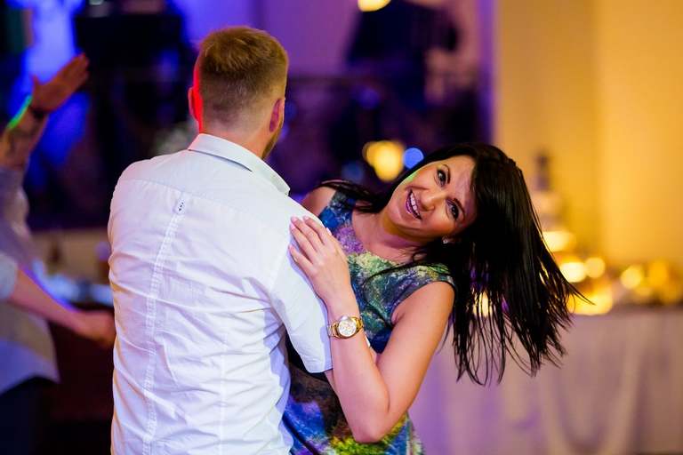 fotografia slubna slask, slub w kościele Wszystkich Świętych w Pszczynie, wesele w zlotej podkowie, restauracja Złota Podkowa w Goczałkowicach, sesja slubna w lesie, plener slubny w lesie, fotografia slubna katowice, zdjecia slubne katowice, fotograf slubny katowice, zdjecia slubne bielsko, fotograf slubny bielsko, zdjecia slubne slask, dwoch fotografow na slub, fotografia slubna krakow,