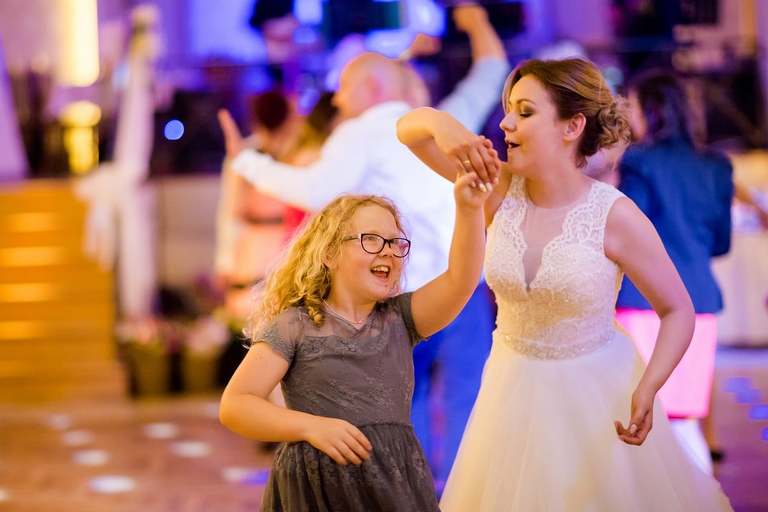 fotografia slubna slask, slub w kościele Wszystkich Świętych w Pszczynie, wesele w zlotej podkowie, restauracja Złota Podkowa w Goczałkowicach, sesja slubna w lesie, plener slubny w lesie, fotografia slubna katowice, zdjecia slubne katowice, fotograf slubny katowice, zdjecia slubne bielsko, fotograf slubny bielsko, zdjecia slubne slask, dwoch fotografow na slub, fotografia slubna krakow,