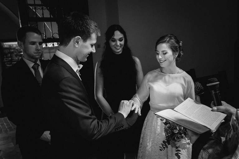 fotografia slubna, fotografia slubna krakow, zdjecia slubne krakow, fotograf slubny krakow, fotograf na wesele krakow, slub w cerkwi Podwyzszenia Krzyza w Krakowie, slub cerkiewny, wesele na kopcu kosciuszki, wesele kopiec kosciuszki, wesele w salach muzealnych kopca kosciuszki, slub polsko-ukrainski, garbus na slub krakow, zdjecia slubne bielsko, fotograf slubny bielsko, www.magiaobrazu.com, zdjecia slubne bielsko, fotografia slubna slask, fotograf cieszyn, zdjecia slubne cieszyn