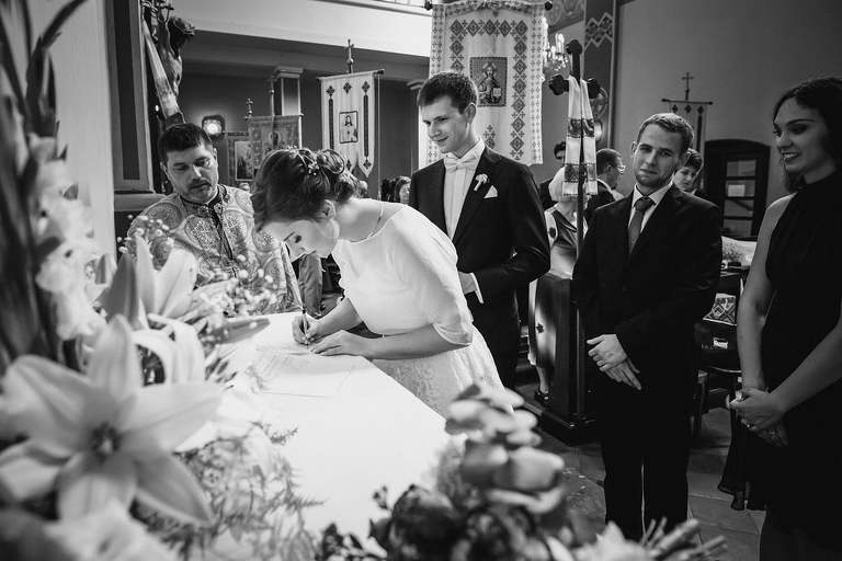 fotografia slubna, fotografia slubna krakow, zdjecia slubne krakow, fotograf slubny krakow, fotograf na wesele krakow, slub w cerkwi Podwyzszenia Krzyza w Krakowie, slub cerkiewny, wesele na kopcu kosciuszki, wesele kopiec kosciuszki, wesele w salach muzealnych kopca kosciuszki, slub polsko-ukrainski, garbus na slub krakow, zdjecia slubne bielsko, fotograf slubny bielsko, www.magiaobrazu.com, zdjecia slubne bielsko, fotografia slubna slask, fotograf cieszyn, zdjecia slubne cieszyn