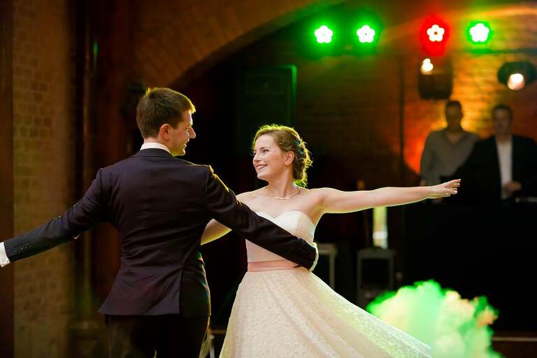 fotografia slubna, fotografia slubna krakow, zdjecia slubne krakow, fotograf slubny krakow, fotograf na wesele krakow, slub w cerkwi Podwyzszenia Krzyza w Krakowie, slub cerkiewny, wesele na kopcu kosciuszki, wesele kopiec kosciuszki, wesele w salach muzealnych kopca kosciuszki, slub polsko-ukrainski, garbus na slub krakow, zdjecia slubne bielsko, fotograf slubny bielsko, www.magiaobrazu.com, zdjecia slubne bielsko, fotografia slubna slask, fotograf cieszyn, zdjecia slubne cieszyn