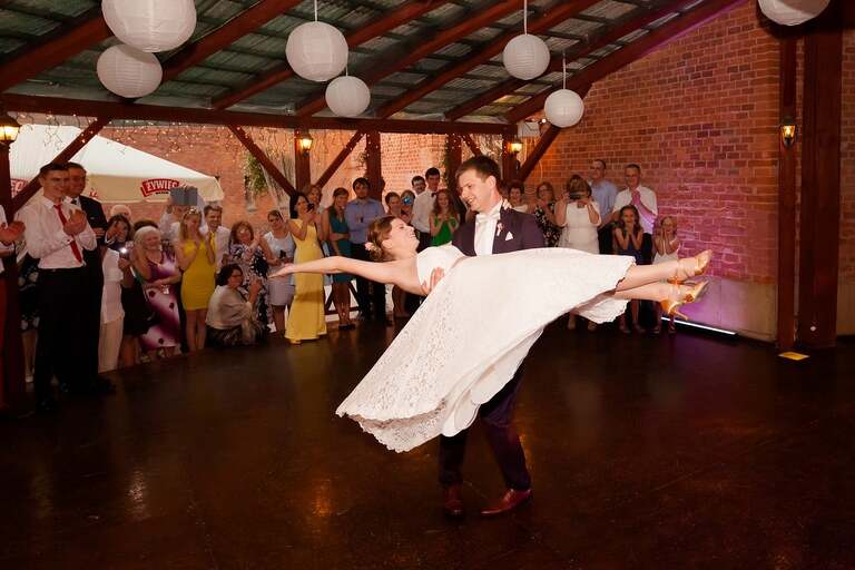 fotografia slubna, fotografia slubna krakow, zdjecia slubne krakow, fotograf slubny krakow, fotograf na wesele krakow, slub w cerkwi Podwyzszenia Krzyza w Krakowie, slub cerkiewny, wesele na kopcu kosciuszki, wesele kopiec kosciuszki, wesele w salach muzealnych kopca kosciuszki, slub polsko-ukrainski, garbus na slub krakow, zdjecia slubne bielsko, fotograf slubny bielsko, www.magiaobrazu.com, zdjecia slubne bielsko, fotografia slubna slask, fotograf cieszyn, zdjecia slubne cieszyn