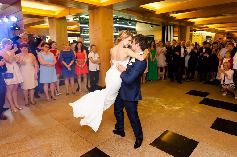fotografia slubna szczyrk, zdjecia slubne szczyrk, slub w kosciele na gorce w szczyrku, wesele whotelu meta szczyrk, hotel meta szczyrk, kosciol na gorce szczyrk, fotograf slubny zakopane, zdjecia slubne zakopane, fotografia slubna zakopane, zdjecia slubne bielsko, fotograf slubny bielsko, fotografia slubna cieszyn, www.magiaobrazu.com, zdjecia slubne bielsko, fotografia slubna slask, zdjecia slubne zywiec, zdjecia slubne cieszyn, dwoch fotografow na slub, zdjecia slubne slask,