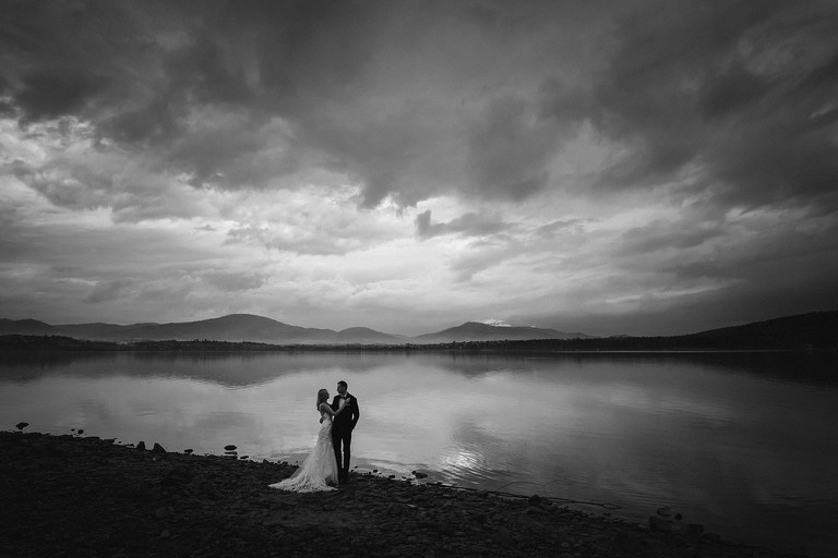 zdjecia slubne zywiec, romantyczny plener slubny, plener slubny beskidy, sesja slubna beskidy, fotograf slubny slask, fotografia slubna zywiec, fotograf slubny bielsko, sesja slubna nad jeziorem slask, fotografia slubna slask, zdjecia slubne slask, fotografia slubna katowice, zdjecia slubne katowice, romantyczna sesja slubna slask, zdjecia slubne bielsko, fotografia slubna bielsko, oryginalny plener slubny, oryginalna sesja slubna, www.magiaobrazu.com, Anna i Jacek Bieniek,