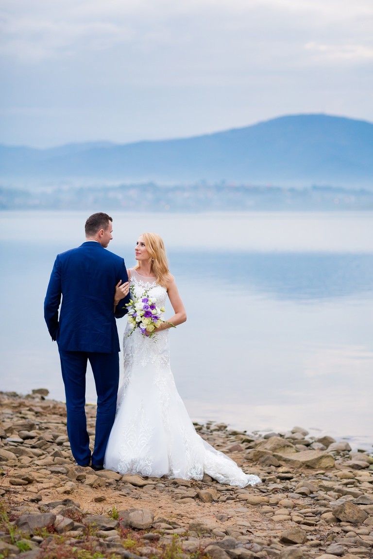 zdjecia slubne zywiec, romantyczny plener slubny, plener slubny beskidy, sesja slubna beskidy, fotograf slubny slask, fotografia slubna zywiec, fotograf slubny bielsko, sesja slubna nad jeziorem slask, fotografia slubna slask, zdjecia slubne slask, fotografia slubna katowice, zdjecia slubne katowice, romantyczna sesja slubna slask, zdjecia slubne bielsko, fotografia slubna bielsko, oryginalny plener slubny, oryginalna sesja slubna, www.magiaobrazu.com, Anna i Jacek Bieniek,