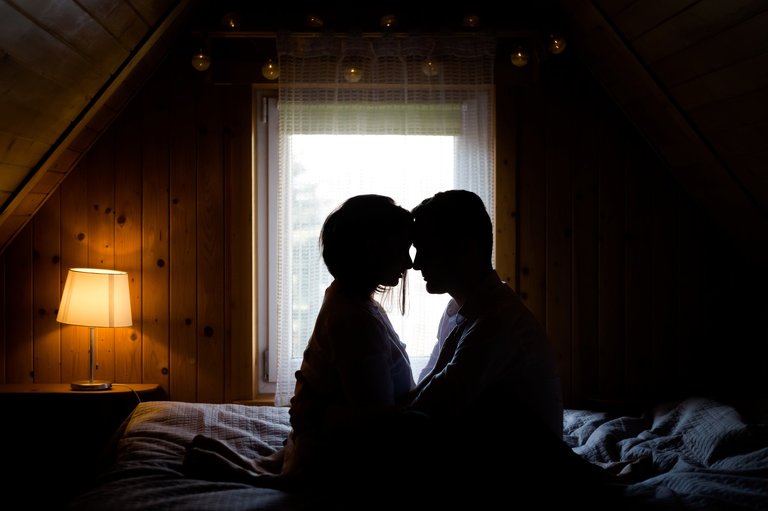 sesje sensualne bielsko, zdjecia sensualne bielsko, sesja intymna pary bielsko, zdjecia intymne pary bielsko, zmyslowa sesja pary, sesja walentynkowa bielsko, lozkowa sesja pary bielsko, zdjecia zmyslowe dla par bielsko, fotograf sesje sensualne, www.magiaobrazu.com, fotografia slubna slask, fotograf slubny krakow, fotografia slubna slask, romantyczna sesja pary, sensual session, love photoshoot, sensual photoshoot, fotograf sesja intymna, fotograf zmyslowa sesja, fotograf sesja sensualna