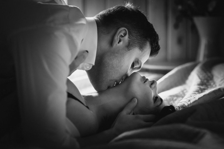 sesje sensualne bielsko, zdjecia sensualne bielsko, sesja intymna pary bielsko, zdjecia intymne pary bielsko, zmyslowa sesja pary, sesja walentynkowa bielsko, lozkowa sesja pary bielsko, zdjecia zmyslowe dla par bielsko, fotograf sesje sensualne, www.magiaobrazu.com, fotografia slubna slask, fotograf slubny krakow, fotografia slubna slask, romantyczna sesja pary, sensual session, love photoshoot, sensual photoshoot, fotograf sesja intymna, fotograf zmyslowa sesja, fotograf sesja sensualna