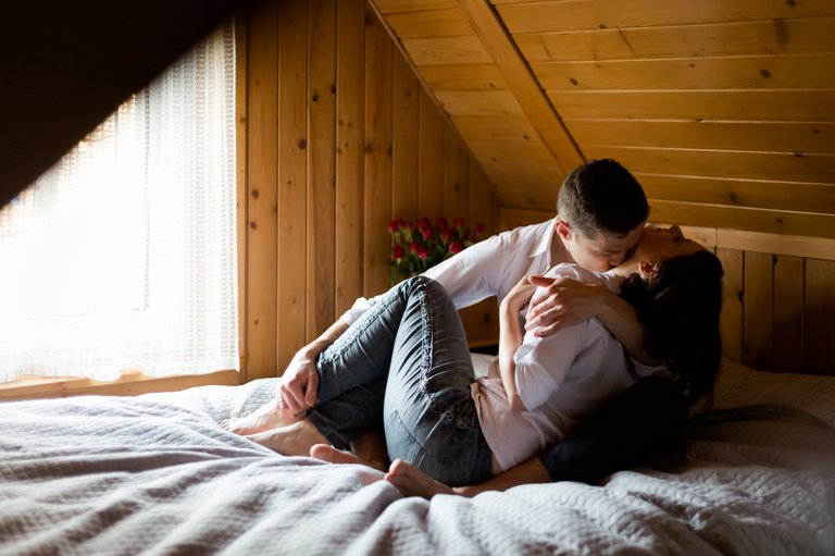 sesje sensualne bielsko, zdjecia sensualne bielsko, sesja intymna pary bielsko, zdjecia intymne pary bielsko, zmyslowa sesja pary, sesja walentynkowa bielsko, lozkowa sesja pary bielsko, zdjecia zmyslowe dla par bielsko, fotograf sesje sensualne, www.magiaobrazu.com, fotografia slubna slask, fotograf slubny krakow, fotografia slubna slask, romantyczna sesja pary, sensual session, love photoshoot, sensual photoshoot, fotograf sesja intymna, fotograf zmyslowa sesja, fotograf sesja sensualna