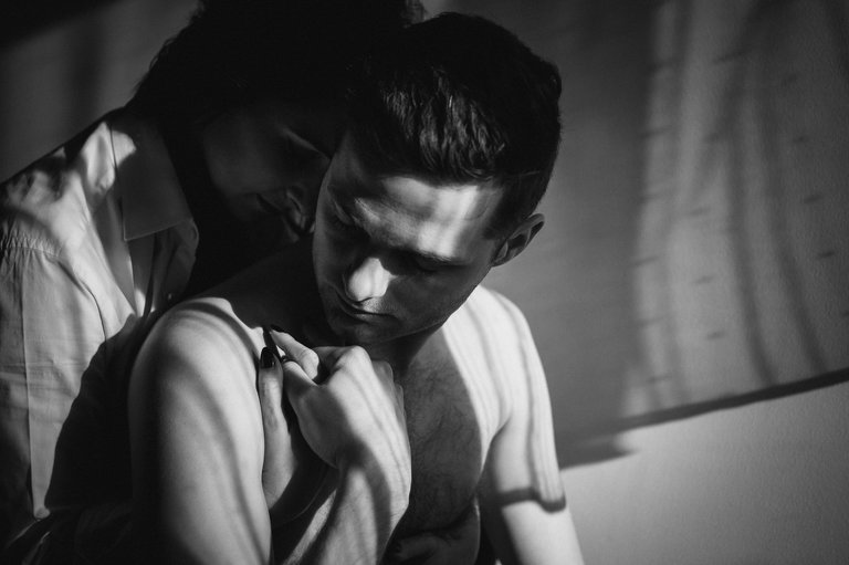 sesje sensualne bielsko, zdjecia sensualne bielsko, sesja intymna pary bielsko, zdjecia intymne pary bielsko, zmyslowa sesja pary, sesja walentynkowa bielsko, lozkowa sesja pary bielsko, zdjecia zmyslowe dla par bielsko, fotograf sesje sensualne, www.magiaobrazu.com, fotografia slubna slask, fotograf slubny krakow, fotografia slubna slask, romantyczna sesja pary, sensual session, love photoshoot, sensual photoshoot, fotograf sesja intymna, fotograf zmyslowa sesja, fotograf sesja sensualna