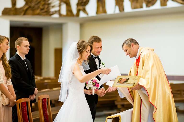 fotografia slubna slask, zdjecia slubne tychy, fotograf slubny pszczyna, zdjecia slubne slask, wesele markowy w pszczynie, slub w kosciele podwyzszenia krzyza w pszczynie, slub slask, zdjecia slubne katowice, dwoch fotografow na slub, fotografia slubna krakow, fotografia slubna bielsko, zdjecia slubne bielsko