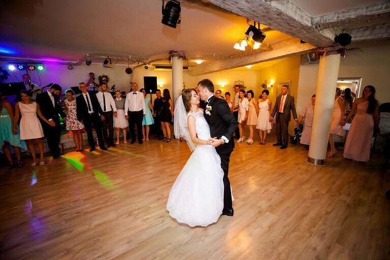 fotografia slubna slask, zdjecia slubne tychy, fotograf slubny pszczyna, zdjecia slubne slask, wesele markowy w pszczynie, slub w kosciele podwyzszenia krzyza w pszczynie, slub slask, zdjecia slubne katowice, dwoch fotografow na slub, fotografia slubna krakow, fotografia slubna bielsko, zdjecia slubne bielsko