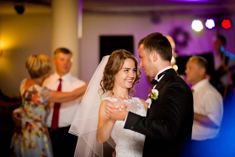 fotografia slubna slask, zdjecia slubne tychy, fotograf slubny pszczyna, zdjecia slubne slask, wesele markowy w pszczynie, slub w kosciele podwyzszenia krzyza w pszczynie, slub slask, zdjecia slubne katowice, dwoch fotografow na slub, fotografia slubna krakow, fotografia slubna bielsko, zdjecia slubne bielsko