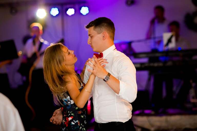 fotografia slubna slask, zdjecia slubne tychy, fotograf slubny pszczyna, zdjecia slubne slask, wesele markowy w pszczynie, slub w kosciele podwyzszenia krzyza w pszczynie, slub slask, zdjecia slubne katowice, dwoch fotografow na slub, fotografia slubna krakow, fotografia slubna bielsko, zdjecia slubne bielsko