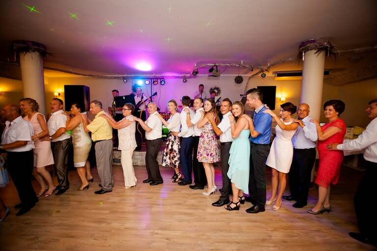 fotografia slubna slask, zdjecia slubne tychy, fotograf slubny pszczyna, zdjecia slubne slask, wesele markowy w pszczynie, slub w kosciele podwyzszenia krzyza w pszczynie, slub slask, zdjecia slubne katowice, dwoch fotografow na slub, fotografia slubna krakow, fotografia slubna bielsko, zdjecia slubne bielsko