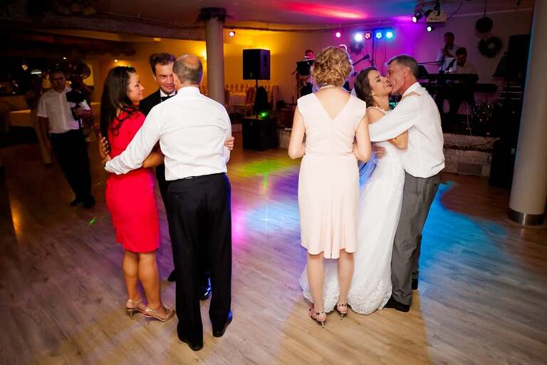 fotografia slubna slask, zdjecia slubne tychy, fotograf slubny pszczyna, zdjecia slubne slask, wesele markowy w pszczynie, slub w kosciele podwyzszenia krzyza w pszczynie, slub slask, zdjecia slubne katowice, dwoch fotografow na slub, fotografia slubna krakow, fotografia slubna bielsko, zdjecia slubne bielsko