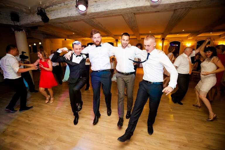 fotografia slubna slask, zdjecia slubne tychy, fotograf slubny pszczyna, zdjecia slubne slask, wesele markowy w pszczynie, slub w kosciele podwyzszenia krzyza w pszczynie, slub slask, zdjecia slubne katowice, dwoch fotografow na slub, fotografia slubna krakow, fotografia slubna bielsko, zdjecia slubne bielsko