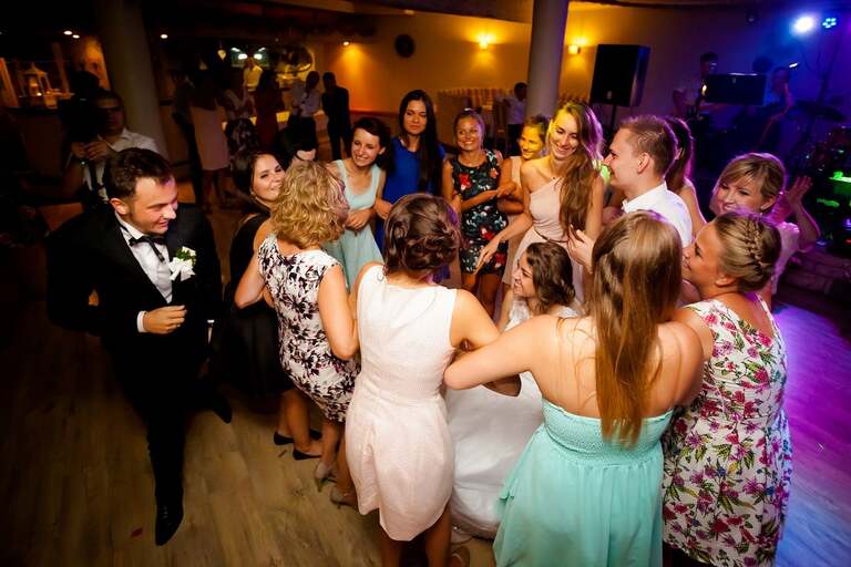 fotografia slubna slask, zdjecia slubne tychy, fotograf slubny pszczyna, zdjecia slubne slask, wesele markowy w pszczynie, slub w kosciele podwyzszenia krzyza w pszczynie, slub slask, zdjecia slubne katowice, dwoch fotografow na slub, fotografia slubna krakow, fotografia slubna bielsko, zdjecia slubne bielsko