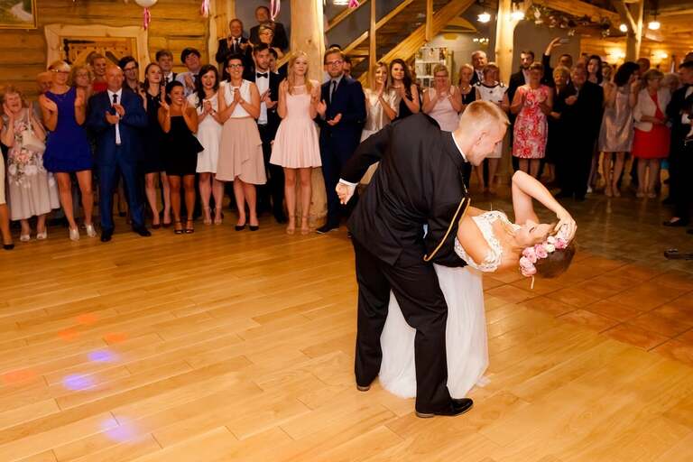 fotograf slubny czestochowa, fotografia slubna slask, fotografia slubna katowice, zdjecia slubne katowice, fotograf slubny katowice, zdjecia slubne czestochowa, fotografia slubna czestochowa, zdjecia slubne bielsko, wesele pod grzybkiem czestochowa, wesele pod grzybkiem zawady, fotograf slubny bielsko, zdjecia slubne slask, slub w kosciele sw otylii w redzinach, kosciol sw otylii redziny, dwoch fotografow na slub, fotografia slubna krakow, artystyczna fotografia slubna,