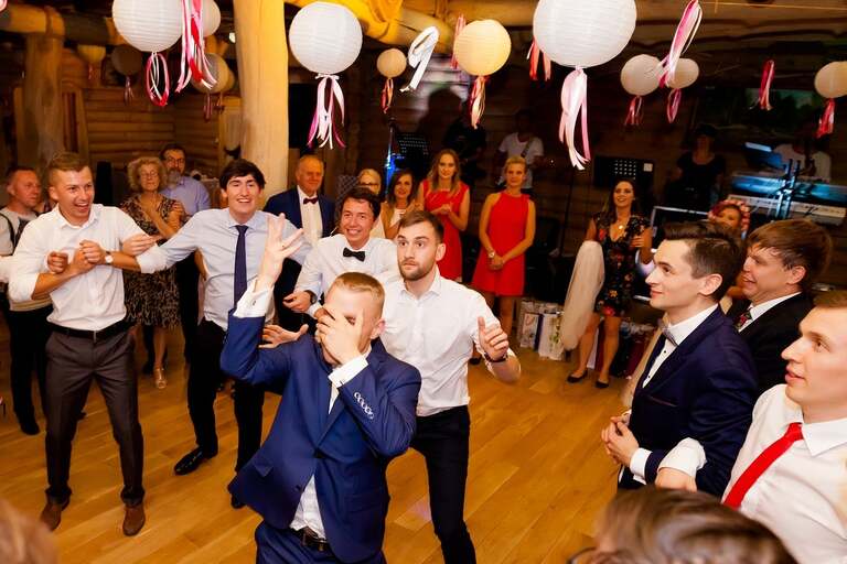 fotograf slubny czestochowa, fotografia slubna slask, fotografia slubna katowice, zdjecia slubne katowice, fotograf slubny katowice, zdjecia slubne czestochowa, fotografia slubna czestochowa, zdjecia slubne bielsko, wesele pod grzybkiem czestochowa, wesele pod grzybkiem zawady, fotograf slubny bielsko, zdjecia slubne slask, slub w kosciele sw otylii w redzinach, kosciol sw otylii redziny, dwoch fotografow na slub, fotografia slubna krakow, artystyczna fotografia slubna,