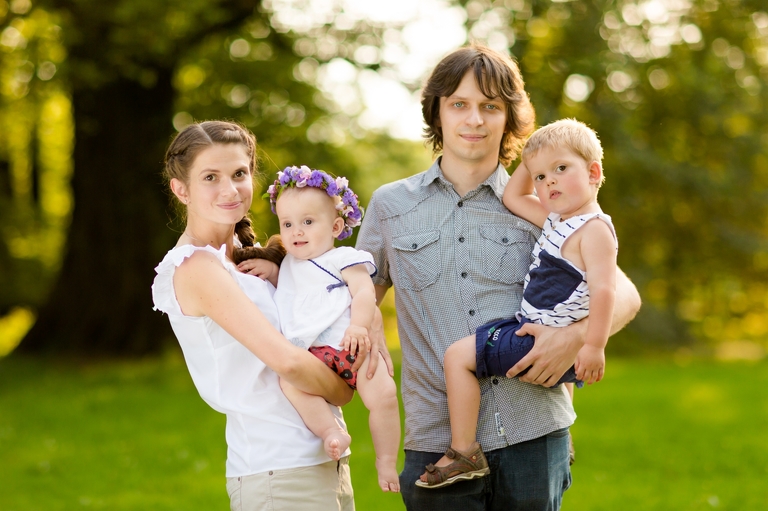 lifestylowa sesja rodzinna pszczyna, lifestylowe sesje rodzinne pszczyna, sesje dzieciece pszczyna, zdjecia dzieciece pszczyna, fotografia noworodkowa pszczyna, sesja rodzinna bielsko, fotografia rodzinna slask, zdjecia portretowe pszczyna, sesja portretowa bielsko, zdjecia w plenerze bielsko, rodzina w plenerze slask, fotografia dziecieca bielsko, zdjecia dzieci bielsko, fotografia rodzinna bielsko-biala, fotografia rodzinna slask, zdjecia ludzi slask, zdjecia dla rodzin, fotograf fotograf rodzinny slask, , fotograf czechowice, fotografia bielsko, zdjecia slask, www.magiaobrazu.com,