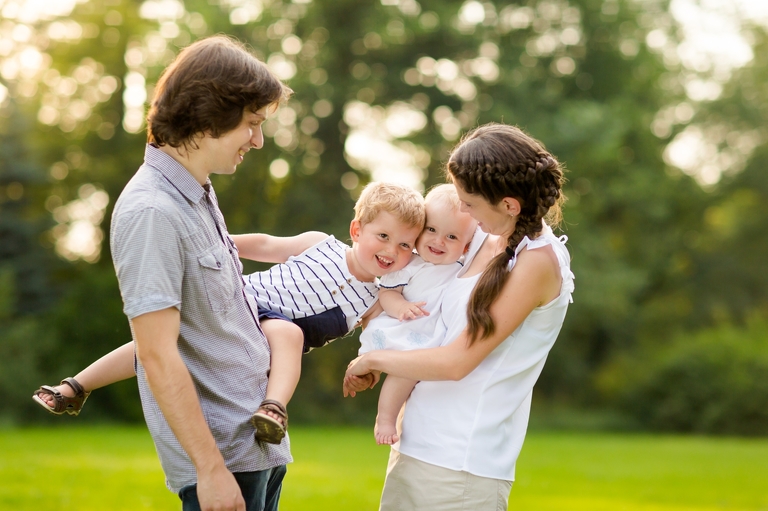 lifestylowa sesja rodzinna pszczyna, lifestylowe sesje rodzinne pszczyna, sesje dzieciece pszczyna, zdjecia dzieciece pszczyna, fotografia noworodkowa pszczyna, sesja rodzinna bielsko, fotografia rodzinna slask, zdjecia portretowe pszczyna, sesja portretowa bielsko, zdjecia w plenerze bielsko, rodzina w plenerze slask, fotografia dziecieca bielsko, zdjecia dzieci bielsko, fotografia rodzinna bielsko-biala, fotografia rodzinna slask, zdjecia ludzi slask, zdjecia dla rodzin, fotograf fotograf rodzinny slask, , fotograf czechowice, fotografia bielsko, zdjecia slask, www.magiaobrazu.com,