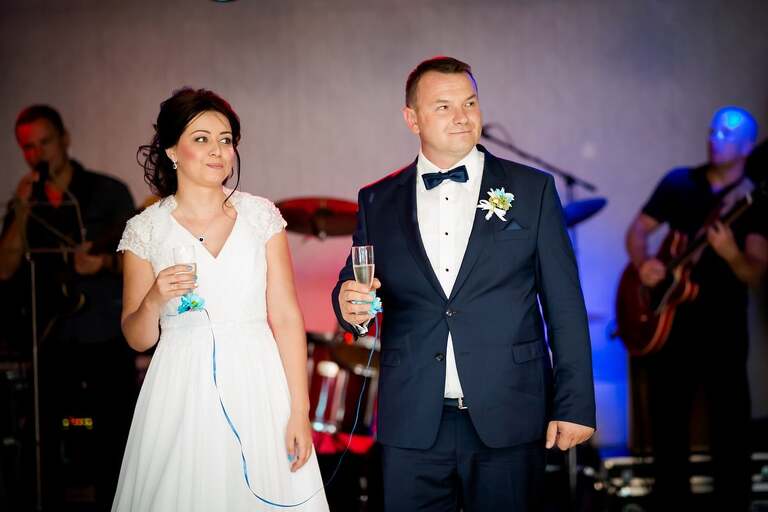 fotografia slubna slask, zdjecia slubne tychy, fotograf slubny tychy, zdjecia slubne slask, wesele aros tychy, slub w koscielew ledzinach, wesele w hotelu aros, slub slask, zdjecia slubne katowice, dwoch fotografow na slub, fotografia slubna krakow, fotografia slubna bielsko, zdjecia slubne bielsko