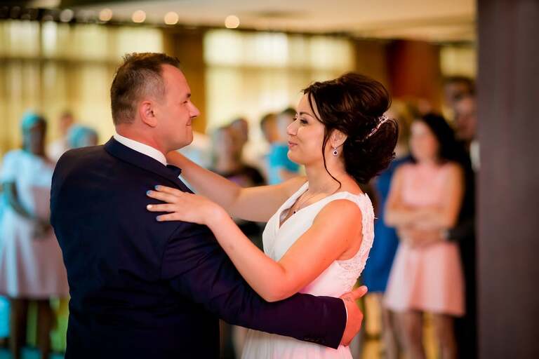 fotografia slubna slask, zdjecia slubne tychy, fotograf slubny tychy, zdjecia slubne slask, wesele aros tychy, slub w koscielew ledzinach, wesele w hotelu aros, slub slask, zdjecia slubne katowice, dwoch fotografow na slub, fotografia slubna krakow, fotografia slubna bielsko, zdjecia slubne bielsko