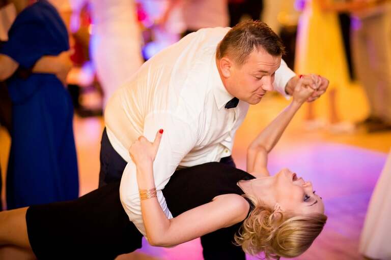 fotografia slubna slask, zdjecia slubne tychy, fotograf slubny tychy, zdjecia slubne slask, wesele aros tychy, slub w koscielew ledzinach, wesele w hotelu aros, slub slask, zdjecia slubne katowice, dwoch fotografow na slub, fotografia slubna krakow, fotografia slubna bielsko, zdjecia slubne bielsko