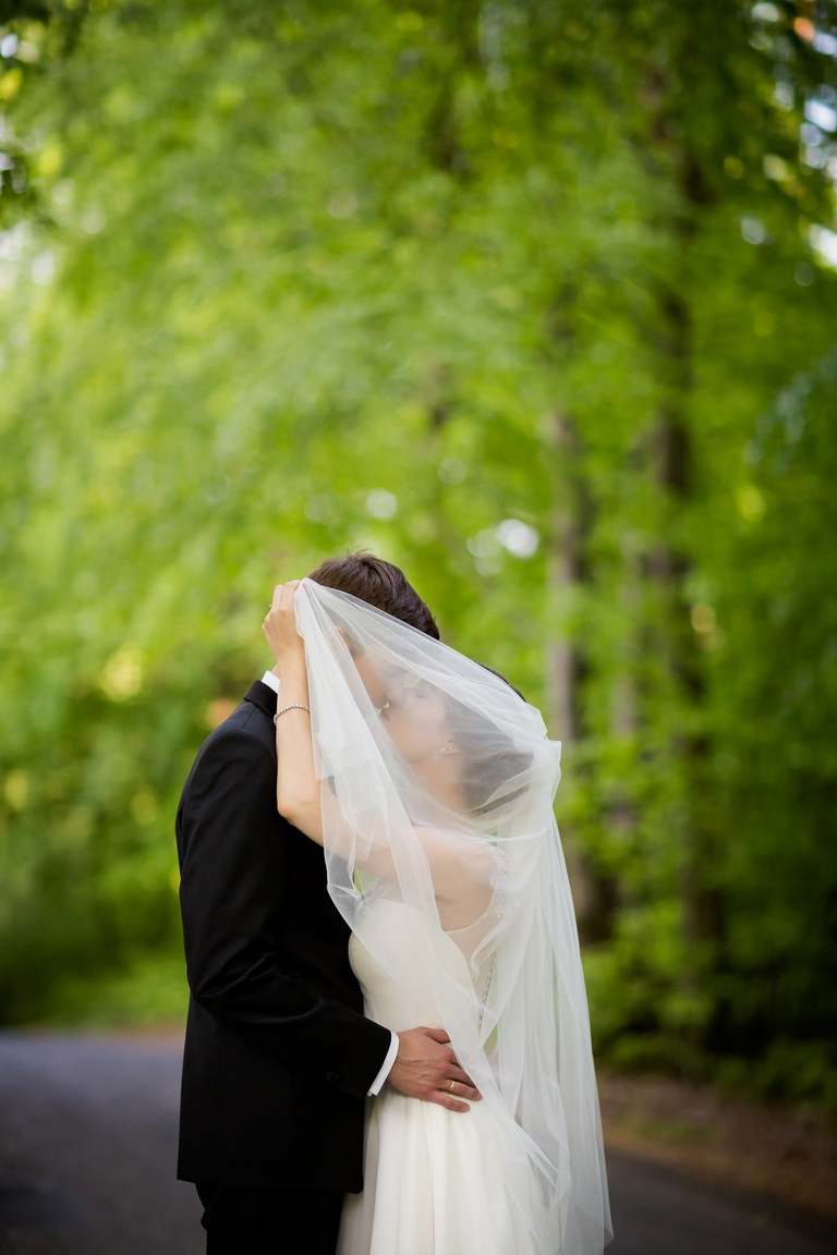 wiosenna sesja slubna, wiosenny plener slubny, sesja slubna w rzepaku, plener slubny rzepak, fotografia slubna krakow, zdjecia slubne krakow, plener slubny w lesie, www.magiaobrazu.com, fotografia slubna, romantyczna sesja slubna, fotografia ślubna, piekny plener slubny, piekna sesja slubna, fotograf ślubny Kraków, fotografowie ślubni, fotograf slask,dwóch fotografów na ślub, Anna i Jacek Bieniek, zdjęcia ślubne śląsk,