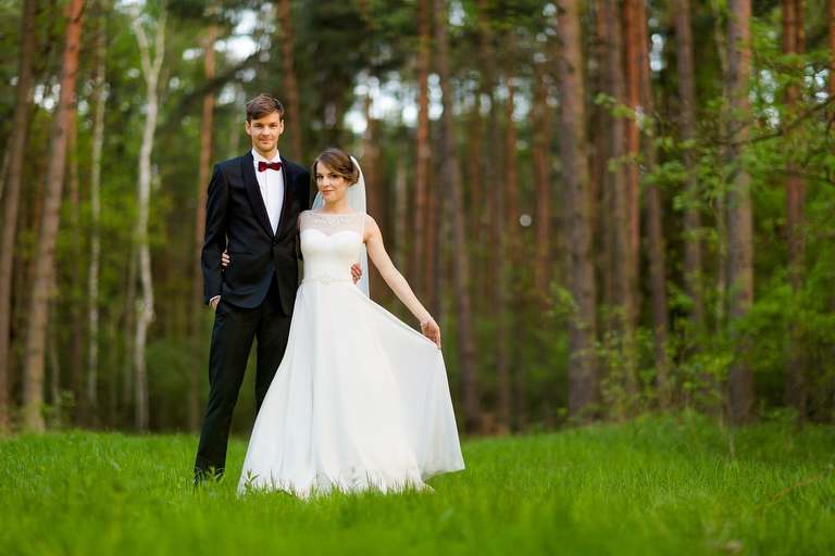 wiosenna sesja slubna, wiosenny plener slubny, sesja slubna w rzepaku, plener slubny rzepak, fotografia slubna krakow, zdjecia slubne krakow, plener slubny w lesie, www.magiaobrazu.com, fotografia slubna, romantyczna sesja slubna, fotografia ślubna, piekny plener slubny, piekna sesja slubna, fotograf ślubny Kraków, fotografowie ślubni, fotograf slask,dwóch fotografów na ślub, Anna i Jacek Bieniek, zdjęcia ślubne śląsk,