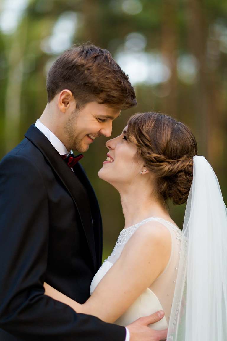 wiosenna sesja slubna, wiosenny plener slubny, sesja slubna w rzepaku, plener slubny rzepak, fotografia slubna krakow, zdjecia slubne krakow, plener slubny w lesie, www.magiaobrazu.com, fotografia slubna, romantyczna sesja slubna, fotografia ślubna, piekny plener slubny, piekna sesja slubna, fotograf ślubny Kraków, fotografowie ślubni, fotograf slask,dwóch fotografów na ślub, Anna i Jacek Bieniek, zdjęcia ślubne śląsk,