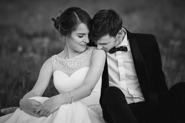 wiosenna sesja slubna, wiosenny plener slubny, sesja slubna w rzepaku, plener slubny rzepak, fotografia slubna krakow, zdjecia slubne krakow, plener slubny w lesie, www.magiaobrazu.com, fotografia slubna, romantyczna sesja slubna, fotografia ślubna, piekny plener slubny, piekna sesja slubna, fotograf ślubny Kraków, fotografowie ślubni, fotograf slask,dwóch fotografów na ślub, Anna i Jacek Bieniek, zdjęcia ślubne śląsk,