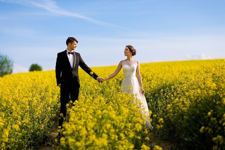 wiosenna sesja slubna, wiosenny plener slubny, sesja slubna w rzepaku, plener slubny rzepak, fotografia slubna krakow, zdjecia slubne krakow, plener slubny w lesie, www.magiaobrazu.com, fotografia slubna, romantyczna sesja slubna, fotografia ślubna, piekny plener slubny, piekna sesja slubna, fotograf ślubny Kraków, fotografowie ślubni, fotograf slask,dwóch fotografów na ślub, Anna i Jacek Bieniek, zdjęcia ślubne śląsk,